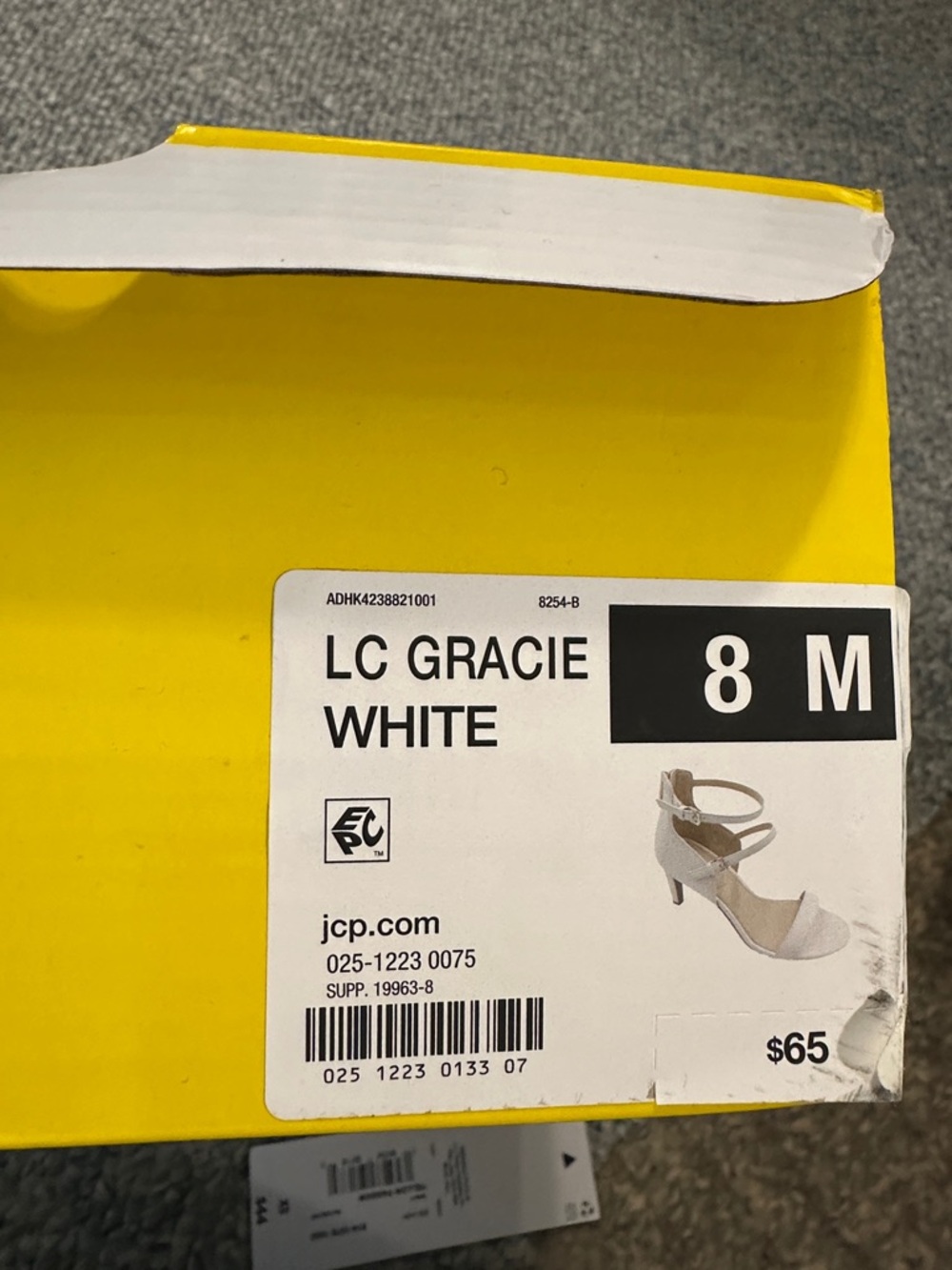 Liz Claiborne new in box white cross cross strap heels size 8